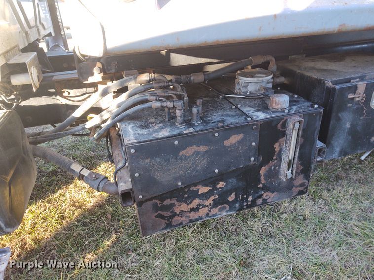 image for item FY9804 2009 International 7500  dump truck