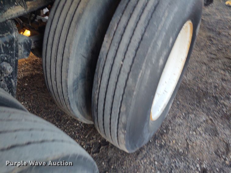 image for item FY9809 1981 Heil tank trailer