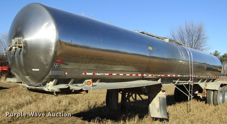 image for item GC9774 1975 Walker tank trailer