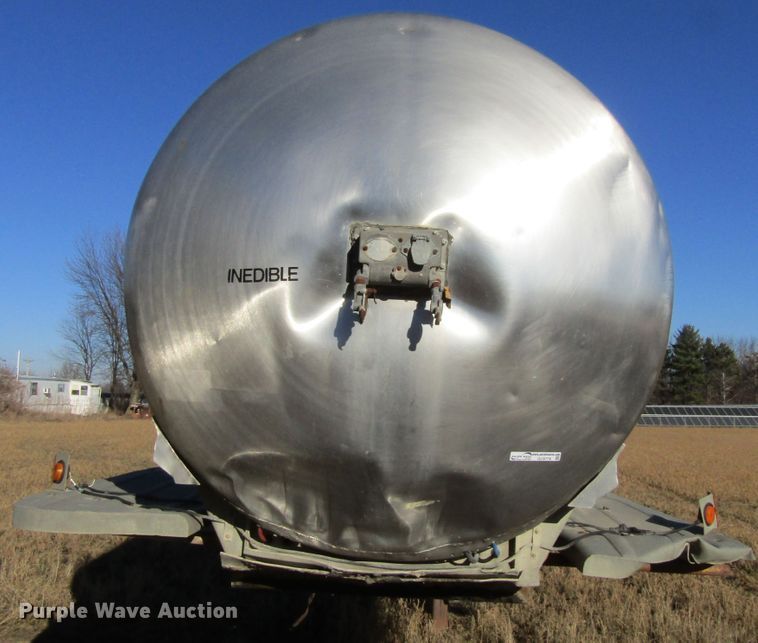 image for item GC9774 1975 Walker tank trailer