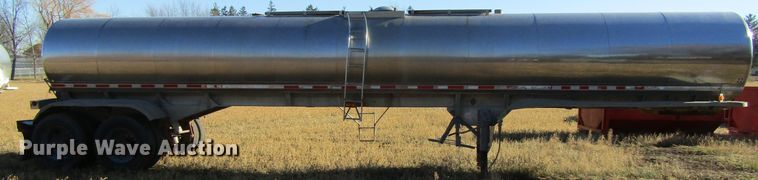 image for item GC9774 1975 Walker tank trailer