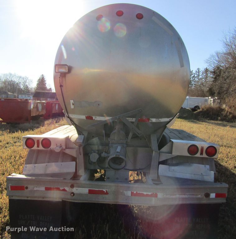image for item GC9774 1975 Walker tank trailer