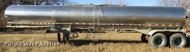 image for item GC9774 1975 Walker tank trailer