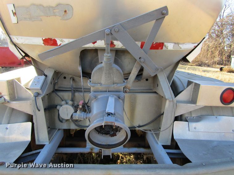 image for item GC9774 1975 Walker tank trailer