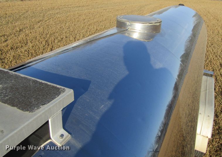 image for item GC9775 1986 Walker tank trailer