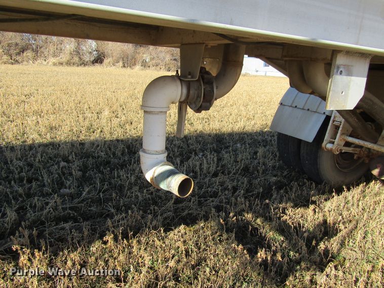 image for item GC9775 1986 Walker tank trailer