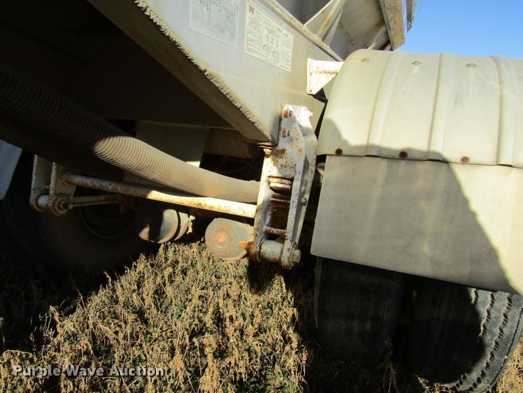 image for item GC9775 1986 Walker tank trailer