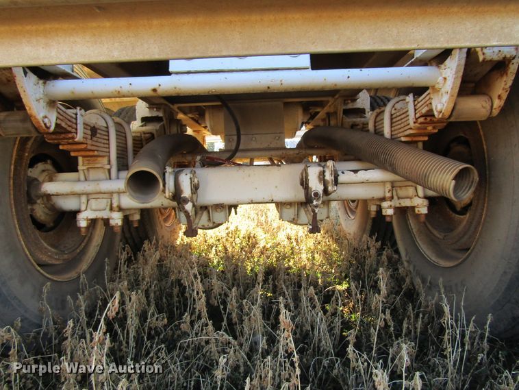 image for item GC9775 1986 Walker tank trailer