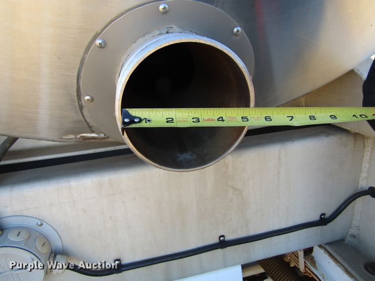 image for item GC9775 1986 Walker tank trailer