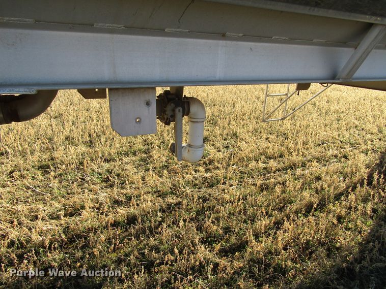 image for item GC9775 1986 Walker tank trailer