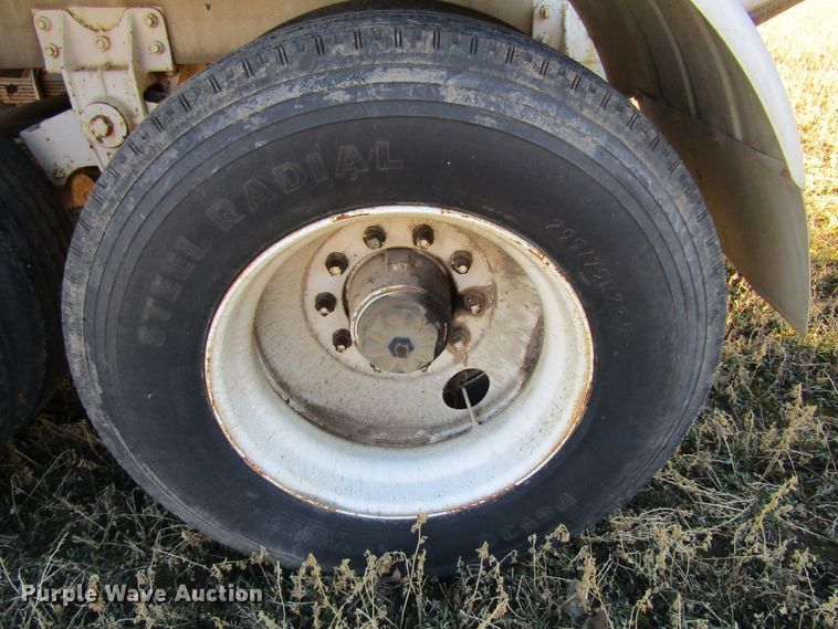 image for item GC9775 1986 Walker tank trailer