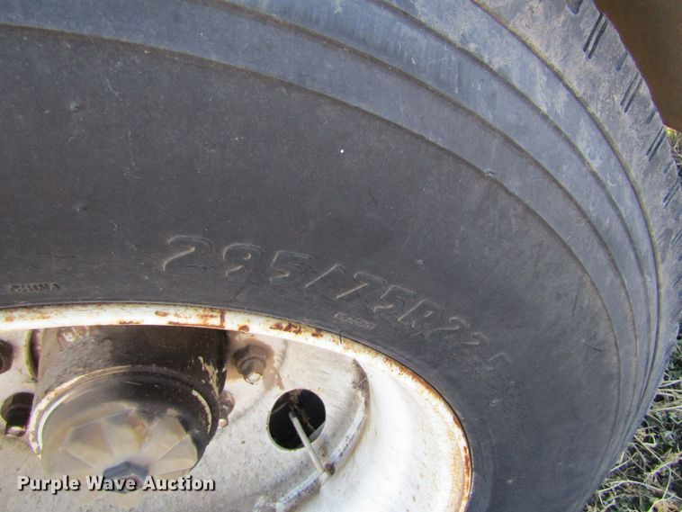 image for item GC9775 1986 Walker tank trailer