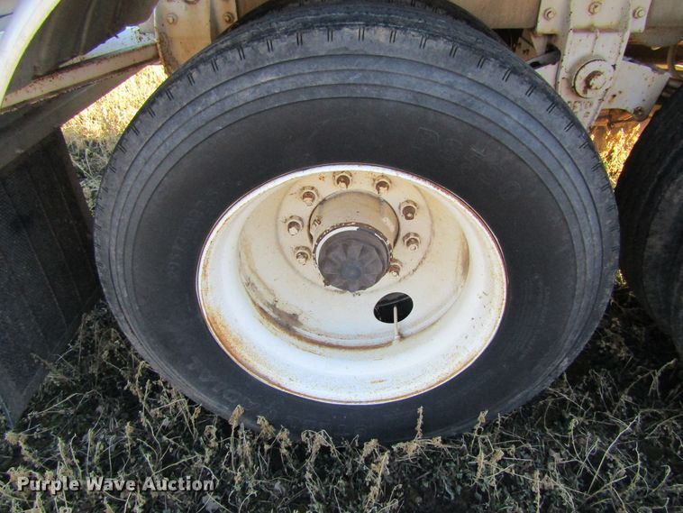 image for item GC9775 1986 Walker tank trailer