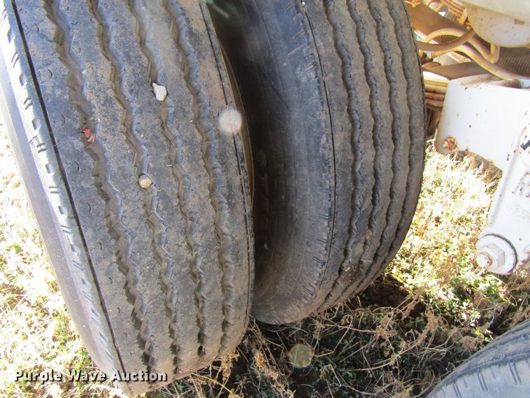 image for item GC9775 1986 Walker tank trailer