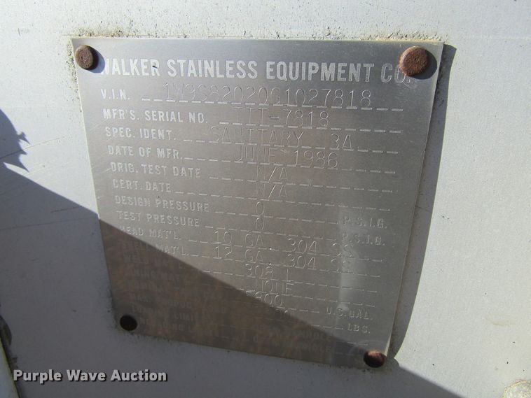 image for item GC9775 1986 Walker tank trailer