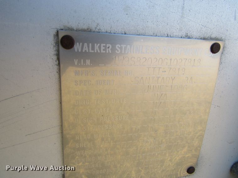 image for item GC9775 1986 Walker tank trailer