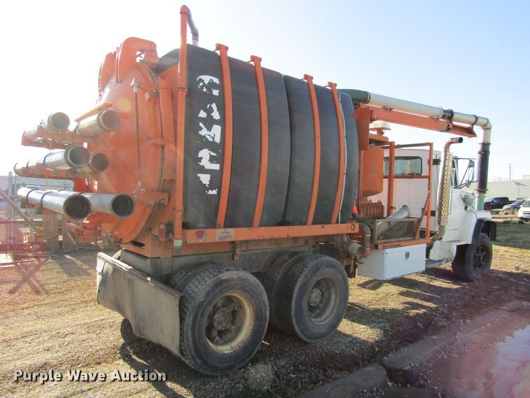 image for item GC9782 1996 Ford L8000  sewer jetter truck