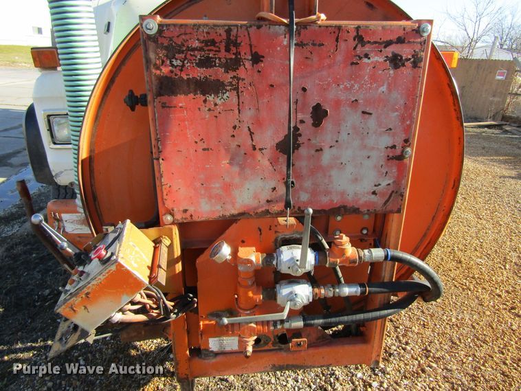 image for item GC9782 1996 Ford L8000  sewer jetter truck