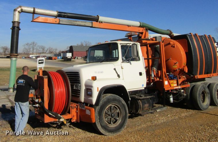 image for item GC9782 1996 Ford L8000  sewer jetter truck