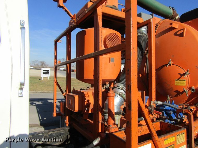 image for item GC9782 1996 Ford L8000  sewer jetter truck