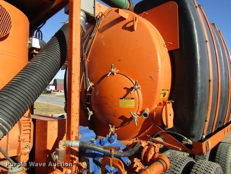 image for item GC9782 1996 Ford L8000  sewer jetter truck