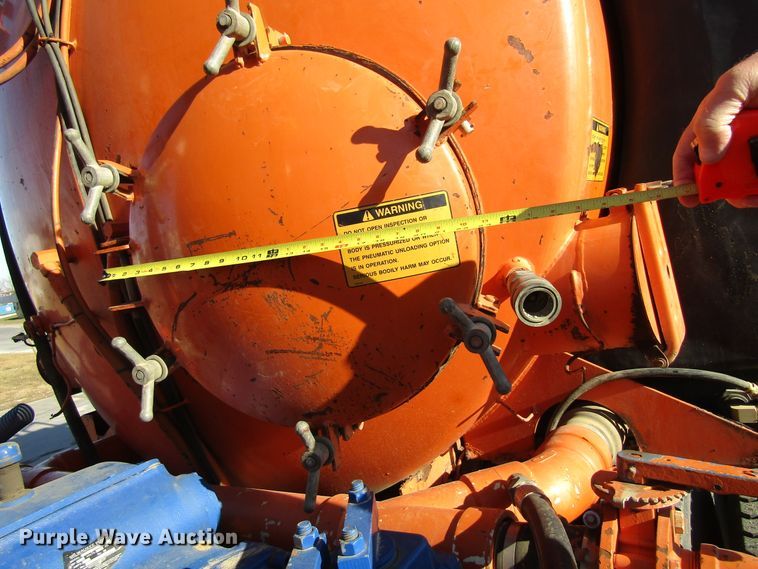 image for item GC9782 1996 Ford L8000  sewer jetter truck