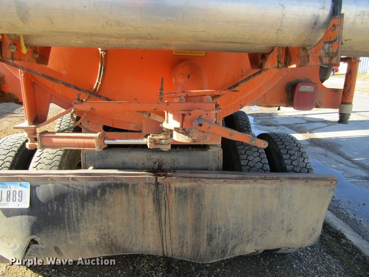 image for item GC9782 1996 Ford L8000  sewer jetter truck