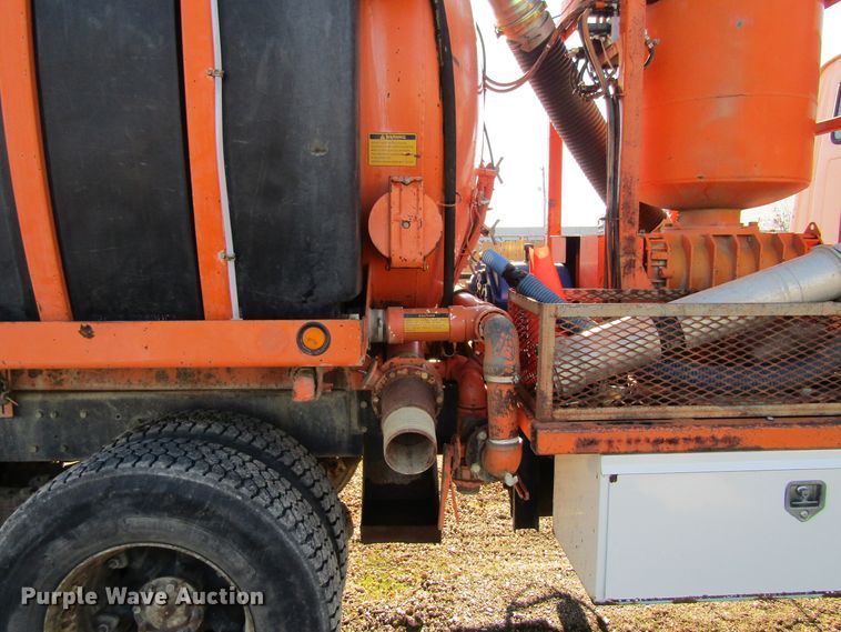 image for item GC9782 1996 Ford L8000  sewer jetter truck