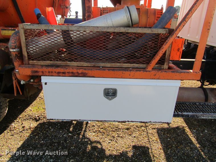 image for item GC9782 1996 Ford L8000  sewer jetter truck