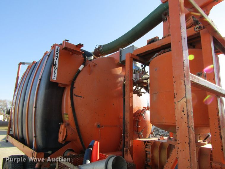 image for item GC9782 1996 Ford L8000  sewer jetter truck