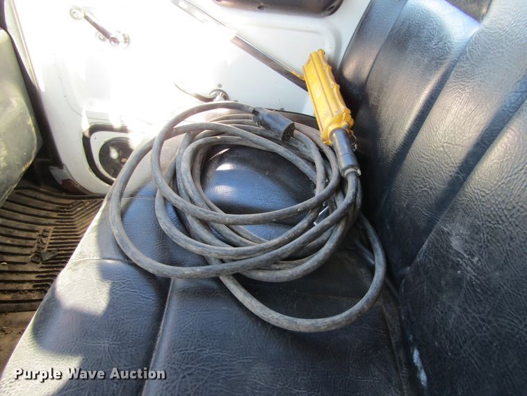 image for item GC9782 1996 Ford L8000  sewer jetter truck