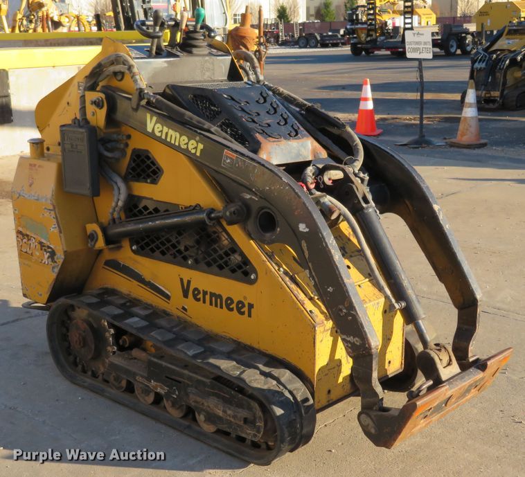 image for item GI9239 2005 Vermeer S600TX  compact utility loader