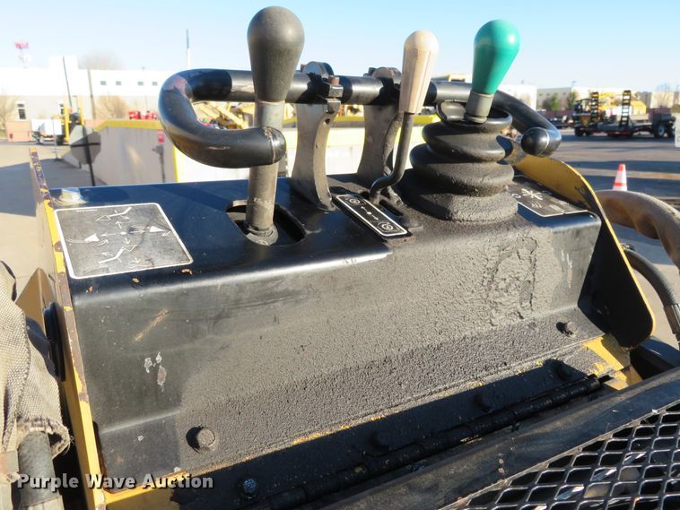 image for item GI9239 2005 Vermeer S600TX  compact utility loader