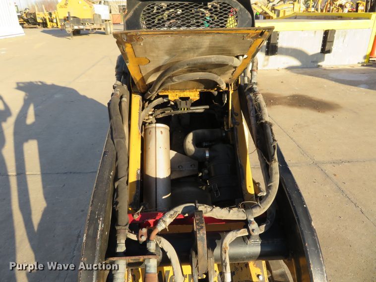 image for item GI9239 2005 Vermeer S600TX  compact utility loader