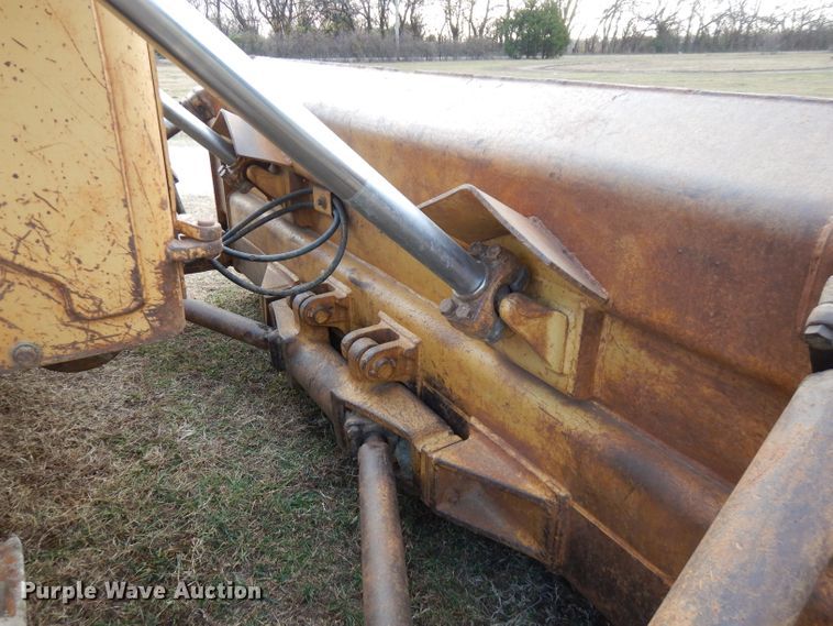 image for item GK9540 1981 Caterpillar D6D  dozer