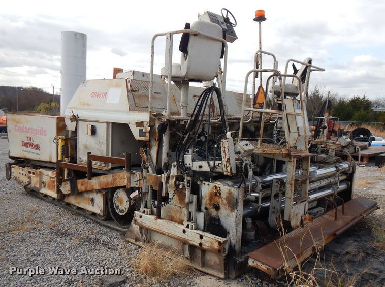 image for item GK9543 1999 Cedarapids CR461R  paver