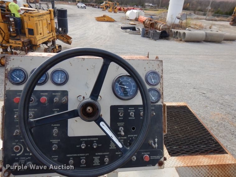 image for item GK9543 1999 Cedarapids CR461R  paver