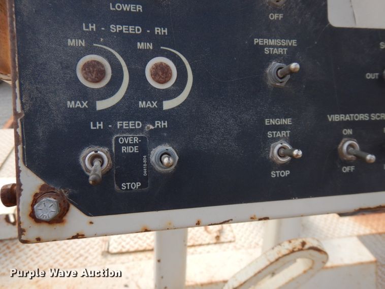 image for item GK9543 1999 Cedarapids CR461R  paver