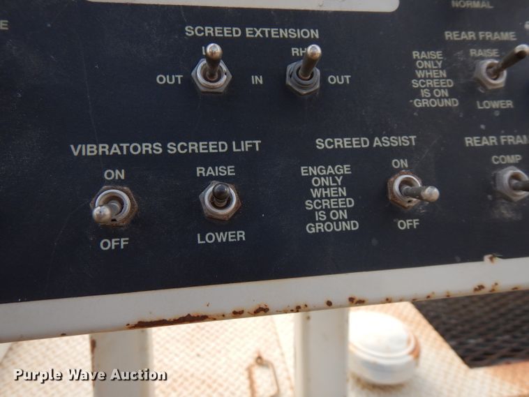 image for item GK9543 1999 Cedarapids CR461R  paver