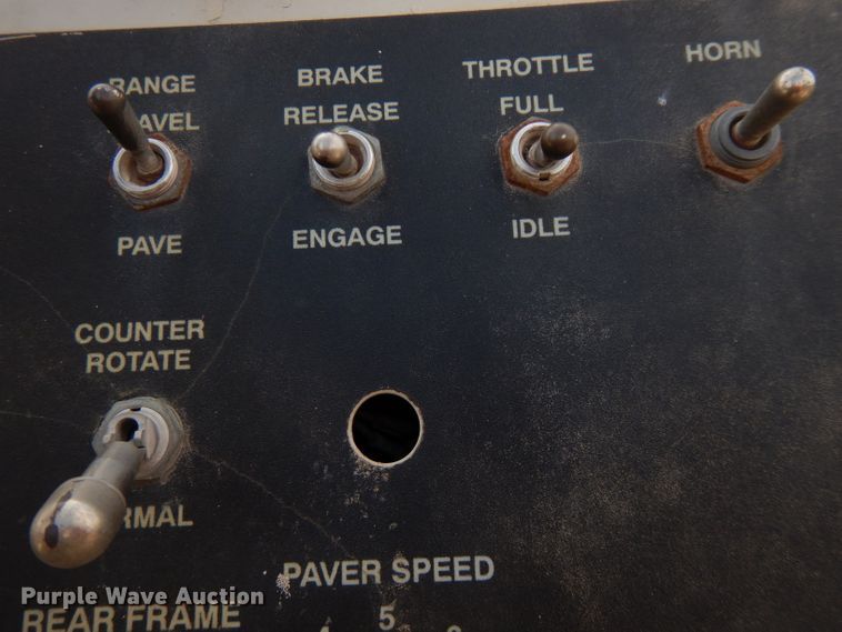 image for item GK9543 1999 Cedarapids CR461R  paver