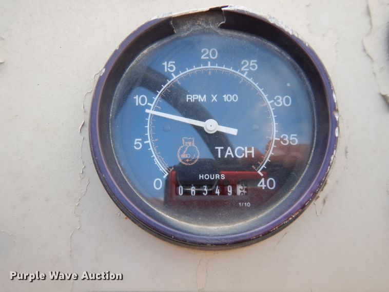 image for item GK9543 1999 Cedarapids CR461R  paver