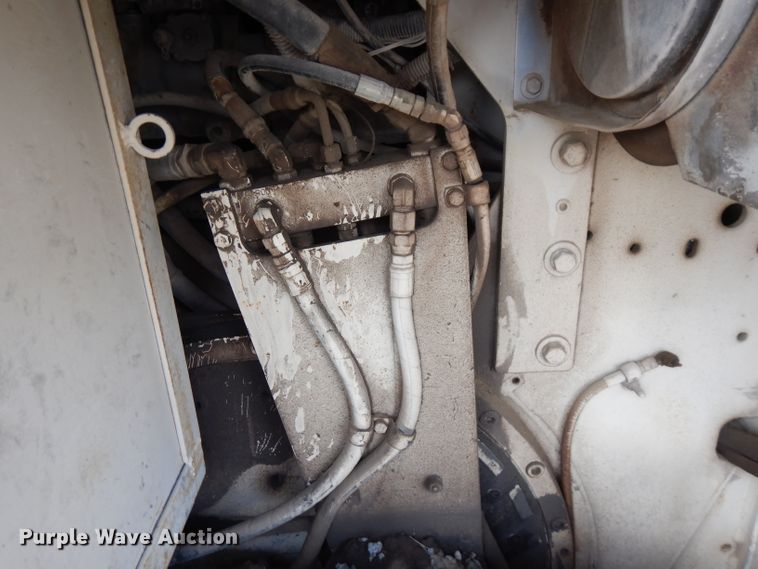 image for item GK9543 1999 Cedarapids CR461R  paver