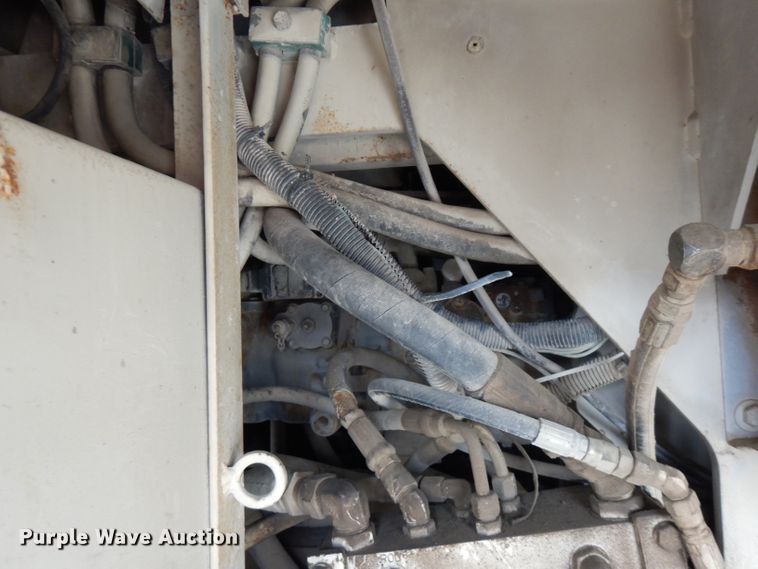 image for item GK9543 1999 Cedarapids CR461R  paver