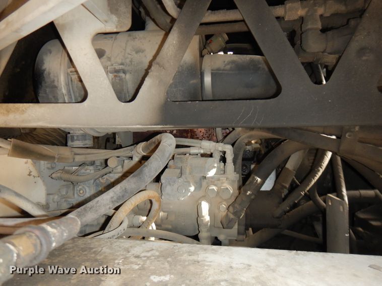 image for item GK9543 1999 Cedarapids CR461R  paver