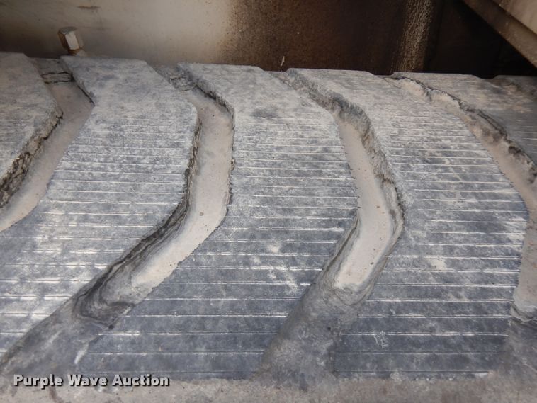 image for item GK9543 1999 Cedarapids CR461R  paver