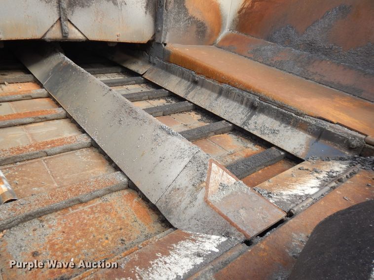 image for item GK9543 1999 Cedarapids CR461R  paver