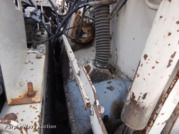 image for item GK9543 1999 Cedarapids CR461R  paver