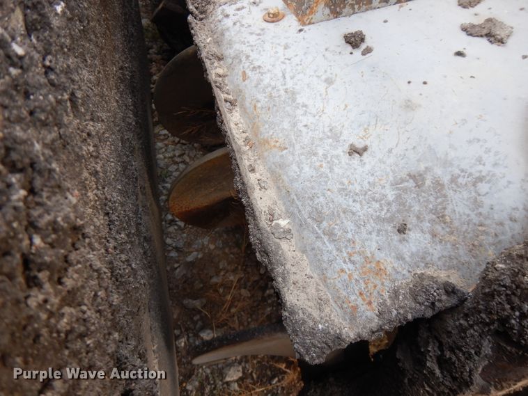 image for item GK9543 1999 Cedarapids CR461R  paver