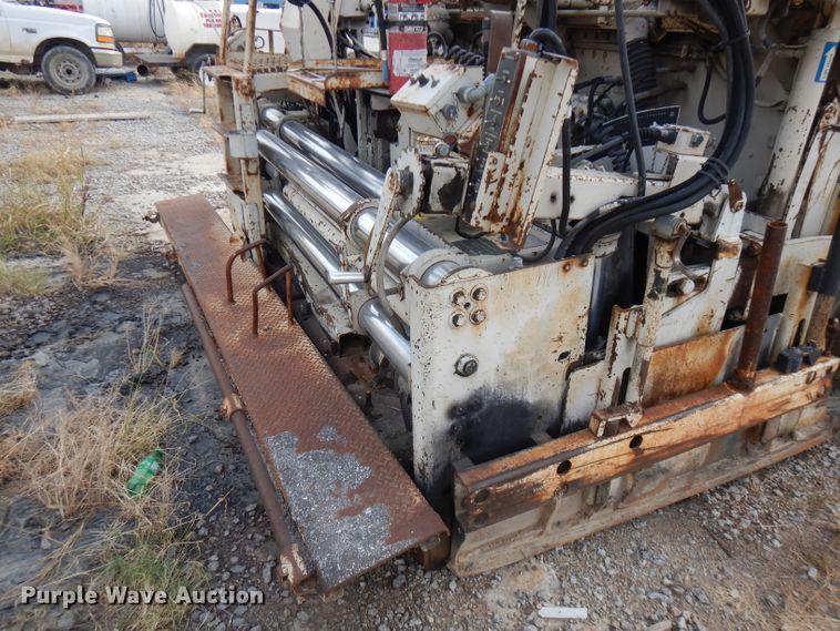 image for item GK9543 1999 Cedarapids CR461R  paver