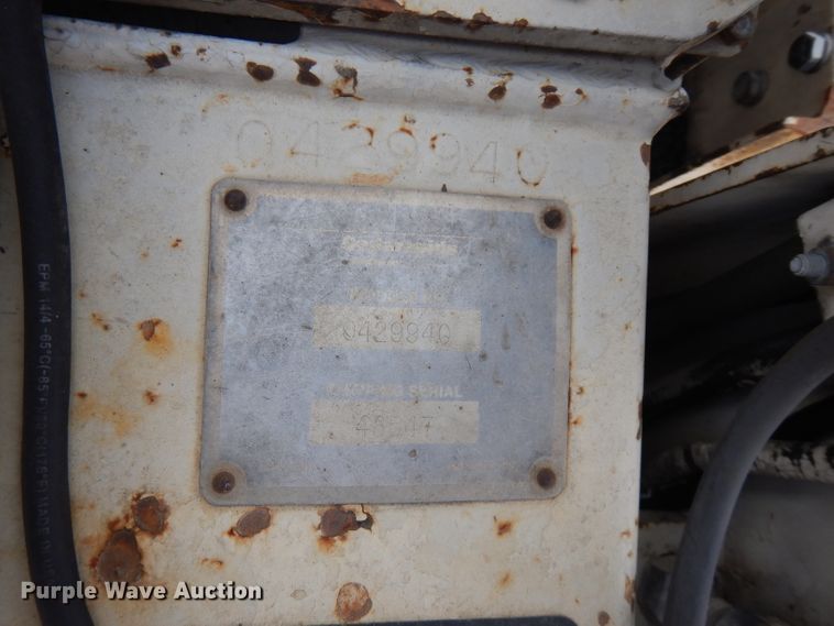 image for item GK9543 1999 Cedarapids CR461R  paver